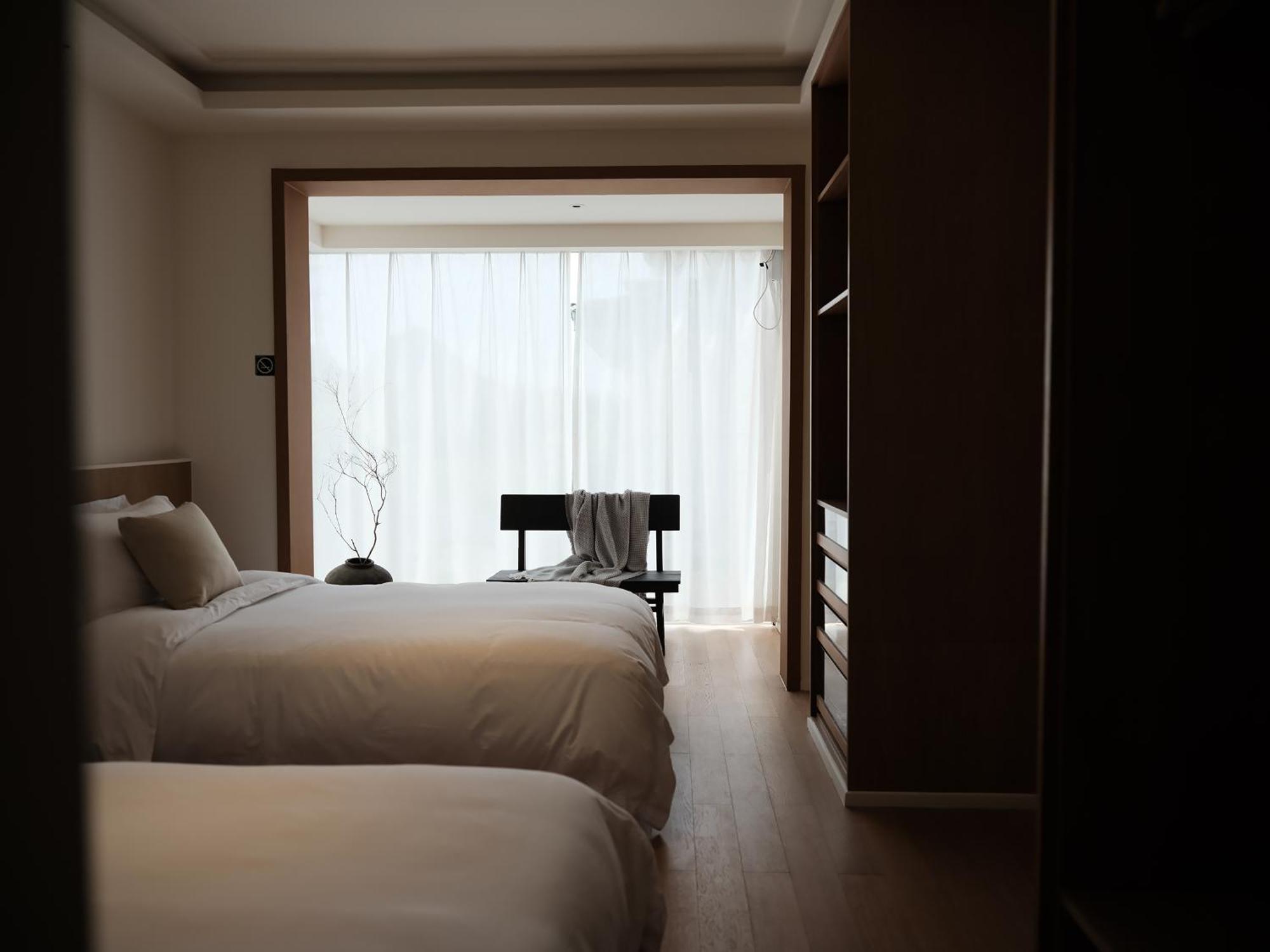 Guilin Bonjour Boutique Hotel- Free Pick Up Service Over 3 Nights Bilik gambar